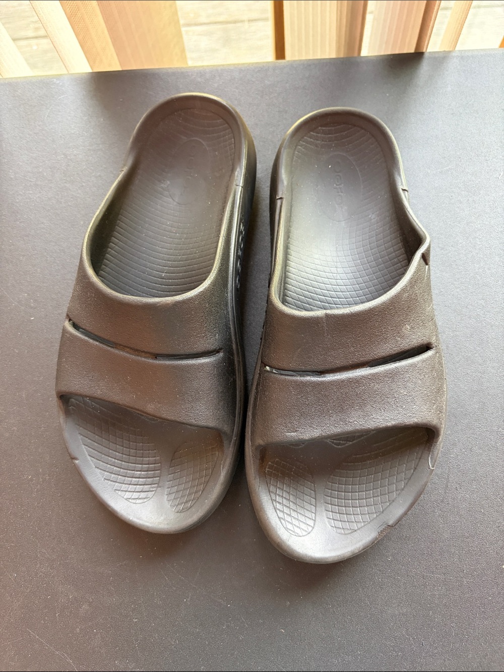 OOFOS Black Slide Sandals Size 9 (women) 7 (men)